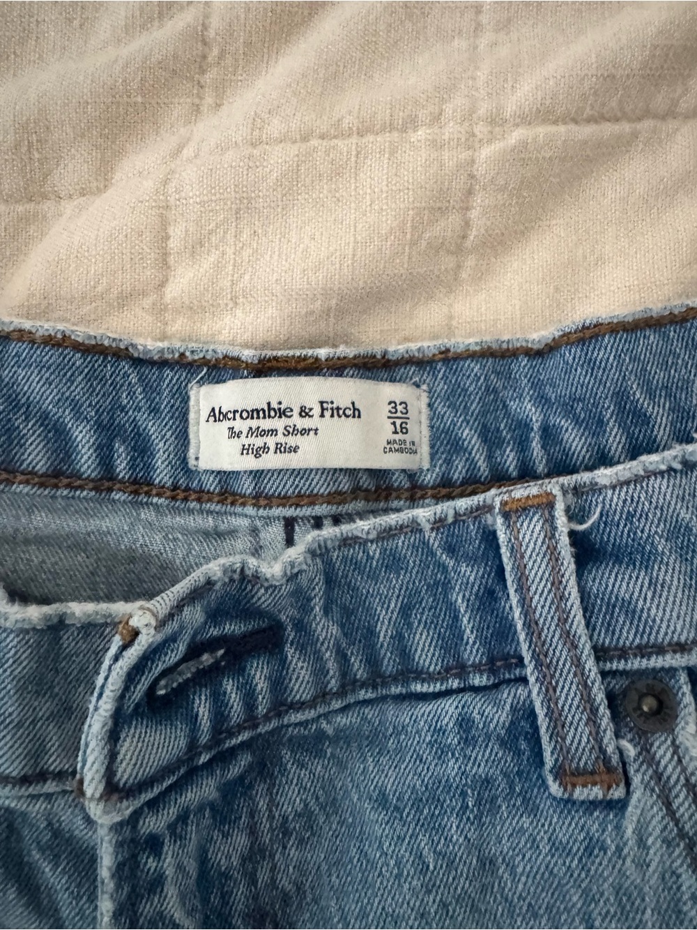 A&F High Rise Mom Short - Picture 2 of 2